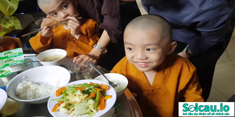 Nếu thấy hình ảnh chú tiểu vào nhà mình thì đây là điềm báo tốt